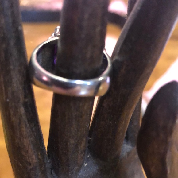 Large Purple Stone Faux Silver Ring - Picture 3 of 12